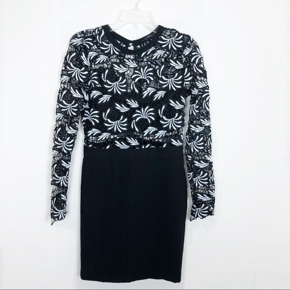 Romeo & Juliet Couture Dresses & Skirts - NWT Romeo & Juliet Couture Floral Bodycon Dress